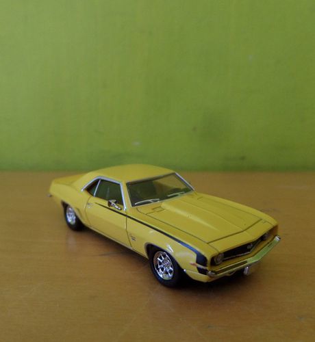 Brekina H0 18377 Chevrolet Camaro geel
