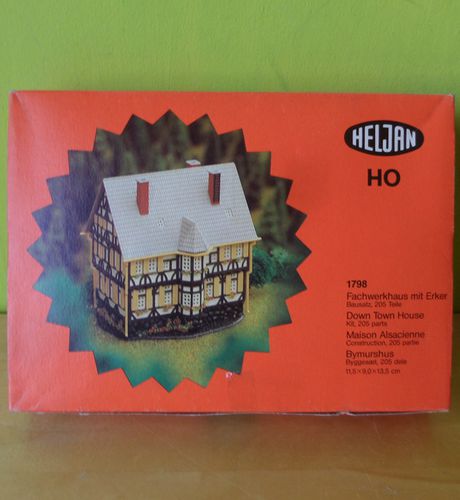 Heljan H0 / TT  1798 Vakwerkhuis met erker