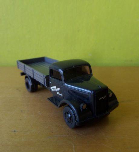 Wiking H0 84008 Opel Blitz bakwagen