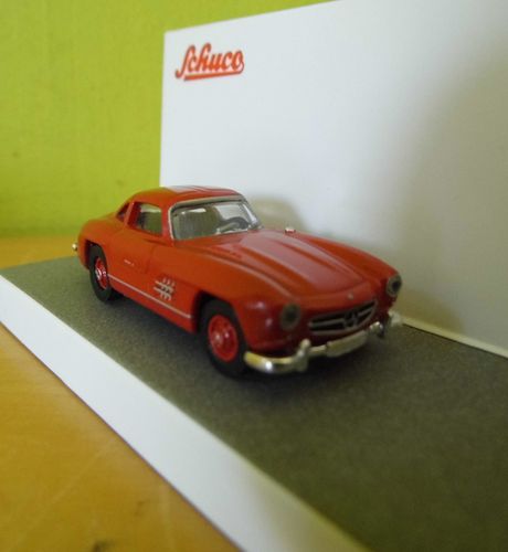 Schuco H0 26760 MB 300 SL rood
