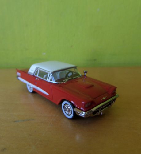 Brekina H0 18203 Ford Thunderbird Cabrio rood
