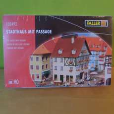 Faller H0 130492 Stadswoning met passage
