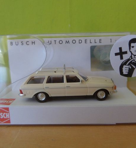 Busch H0 46818 Mercedes W 123 T Taxi