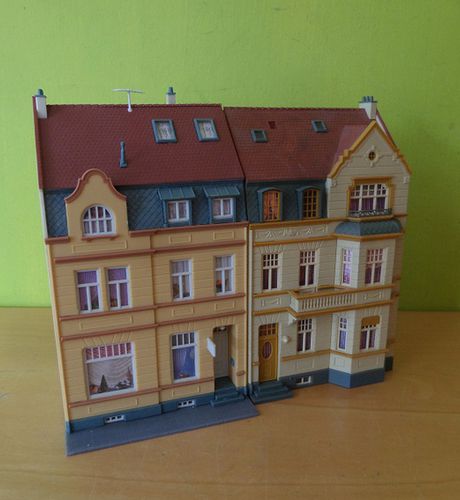 Kibri H0  2 Stadshuizen  Bonn