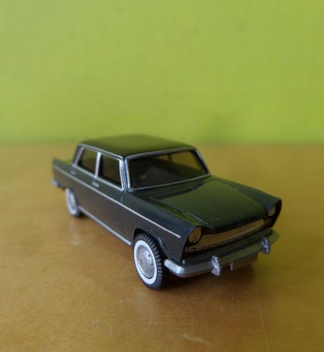 Wiking H0 0090004  Fiat 1800