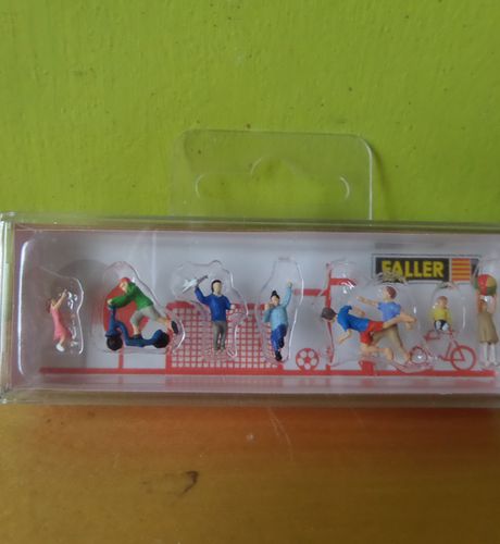 Faller H0 151613 Spelende kinderen