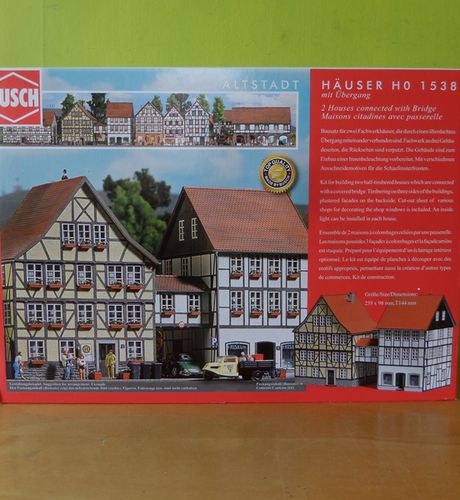 Busch H0 1538 2 Oude  stadshuizen
