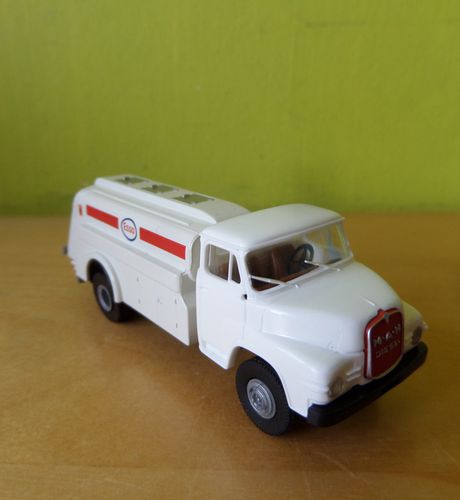 Brekina H0 45049 MAN tankwagen Esso