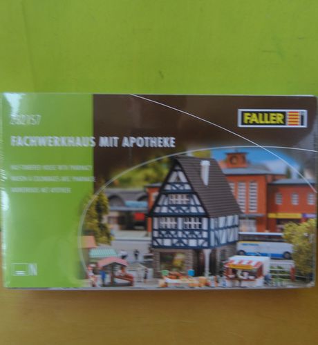 Faller N 232157  Vakwerkhuis Apotheek