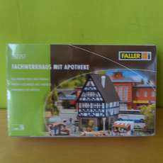 Faller N 232157  Vakwerkhuis Apotheek