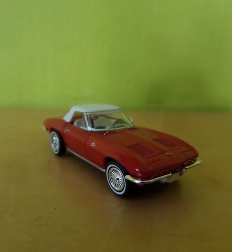 Brekina H0 18026 Chevrolet Corvette C2 rood