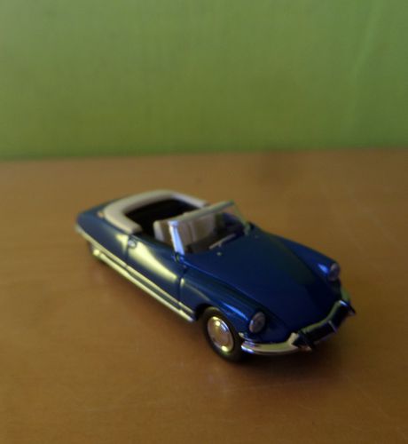 Brekina H0 14231 Citroen DS cabrio blauw