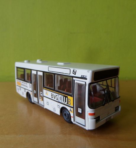 Brekina H0 52284 Mercedes O 402 Bus BVG Club