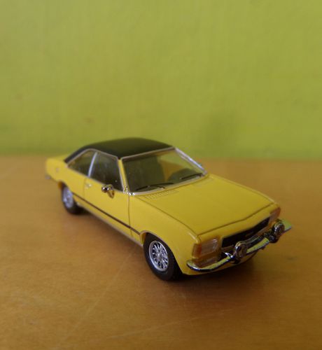PCX H0 870347 Opel Commodore B coupe