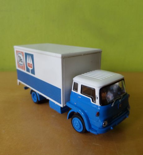 Brekina H0 35922 Bedford Iglo / Ola