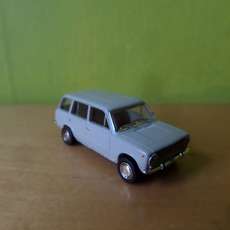 Brekina H0 22429  Fiat 124 Familare  grijs