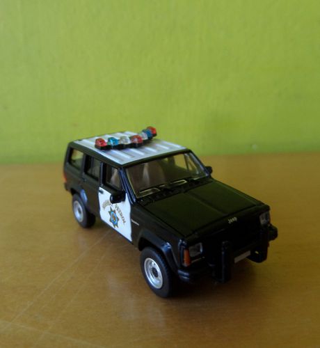 PCX H0 870730 Jeep Cherokee "Police"