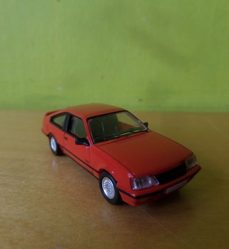 PCX H0 870826 Opel Monza GSE Rood