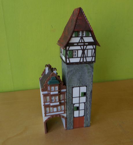 Faller N Muurtoren en doorgang