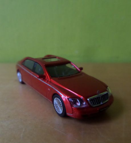 Micro City H0 0025 Maybach 62 S rood