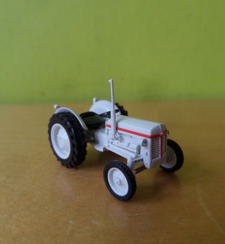 Wiking H0 89205 Tractor Ferguson TE