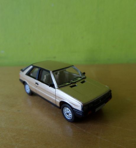 PCX H0 870755 Renault 11 Beige