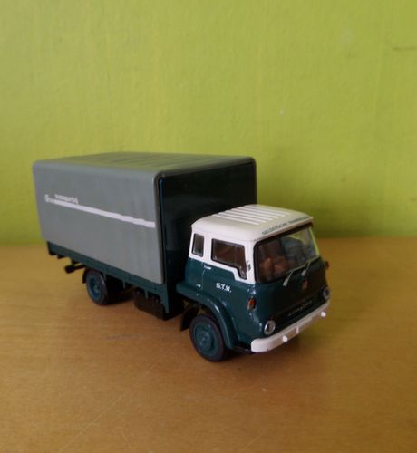 Brekina H0 35906 Bedford TK "Gelderse tramwegen"