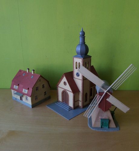 Faller / Kibri H0 Setje met kerk woonhuis en molen