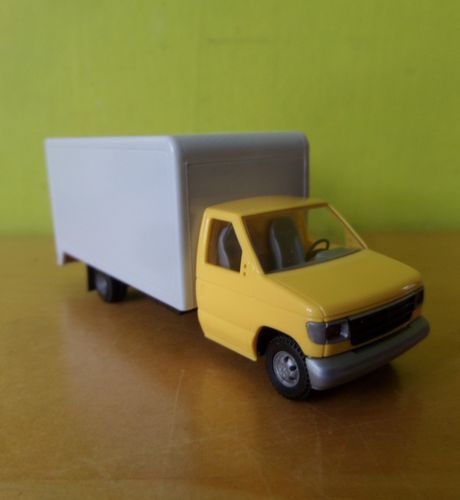 Busch H0 89117 Ford E-350 Actie model