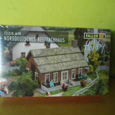 Faller H0 131318 Woonhuis met rieten dak