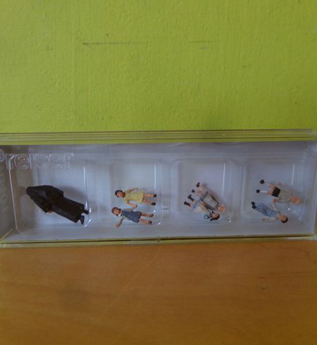 Preiser H0 10401 Non met kinderen