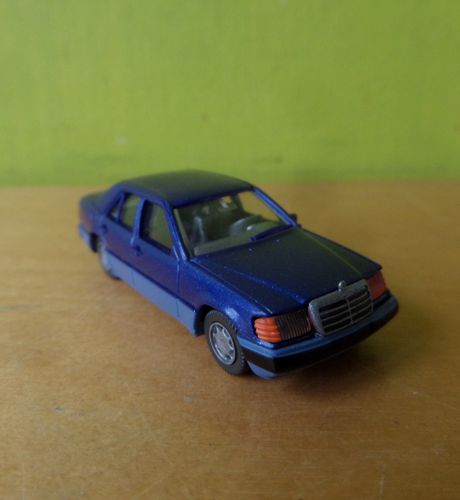 Wiking H0 15320 Mercedes 260 E