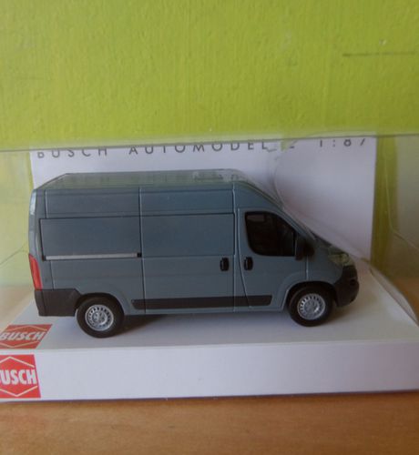 Busch H0 54602 Fiat Ducato grijs