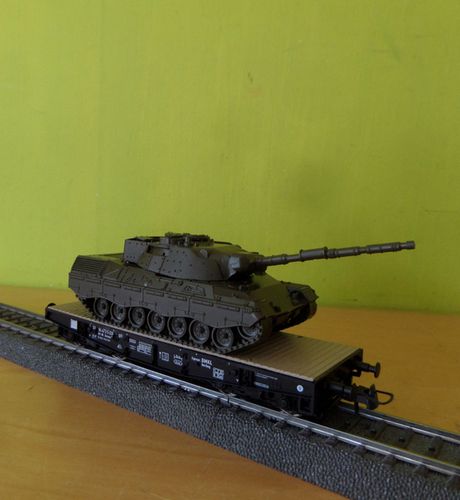 Roco H0 66390 NS  wagon met Leopard tank