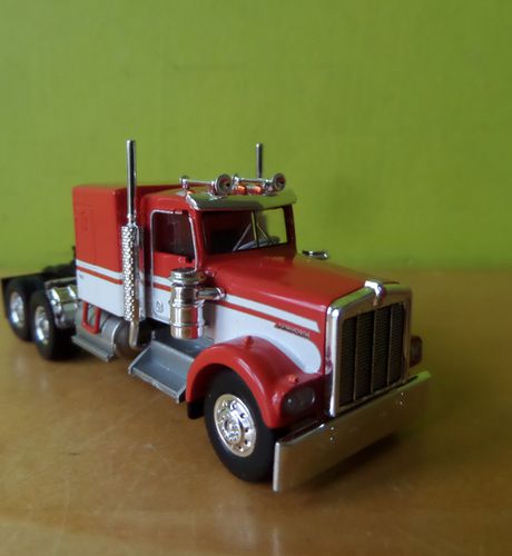 Brekina H0 86251 Kenworth W 900