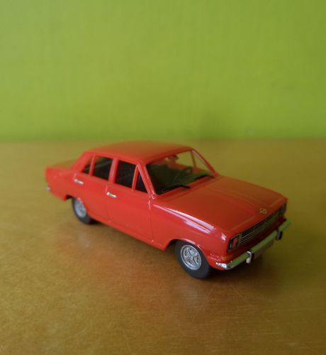 Wiking H0 79004 Opel Kadet B rood