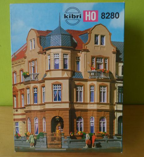 Kibri H0 B-8280 Herenpand hoekwoning