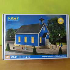 NIEUW ! Kibri H0 38843 Zweedse school