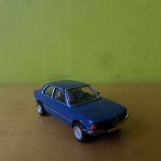 Brekina H0 24304 BMW 313 i blauw