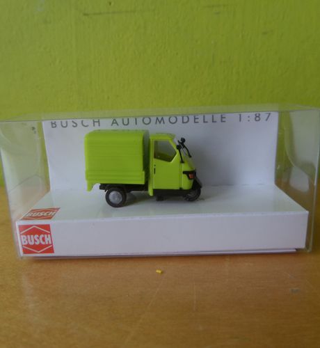 Busch H0 48441 Piaggio Ape lime geel