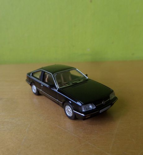 PCX H0 870495 Opel Monza A2 zwart