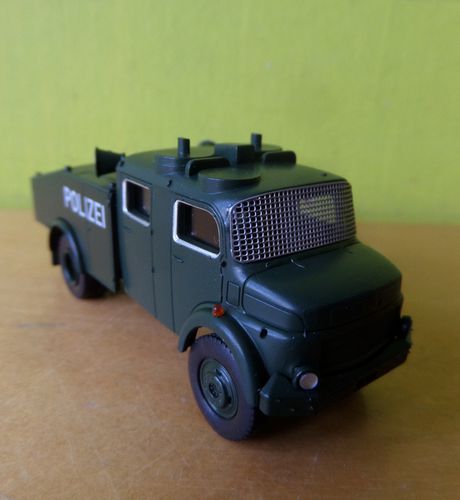 Brekina H0 47180 LA 1113 Water kanon Polizei