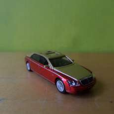 Micro City H0 0034 Maybach 62 S rood / goud