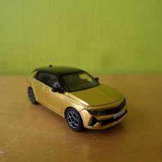 PCX H0 870591 Opel Astra L goud / geel