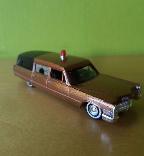 Busch H0 42924 Cadillac begrafenis wagen