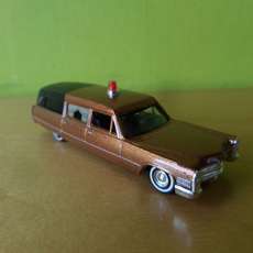 Busch H0 42924 Cadillac begrafenis wagen