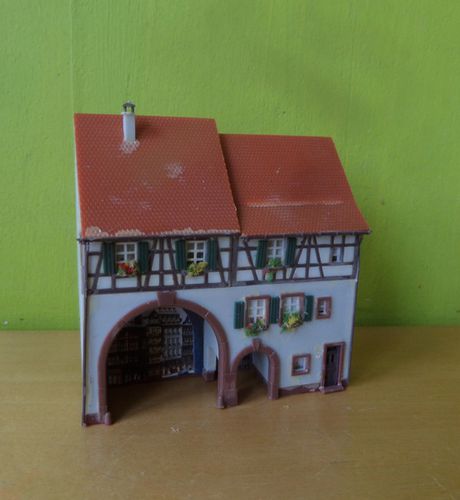 Faller N Reliëf huisjes met poort