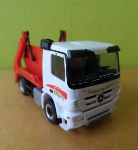 Herpa H0 319935 MB Actros "Circus Knie "