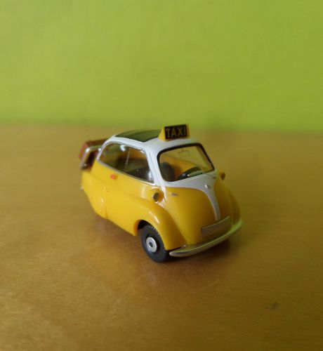 Wiking H0 80015 BMW Isetta taxi