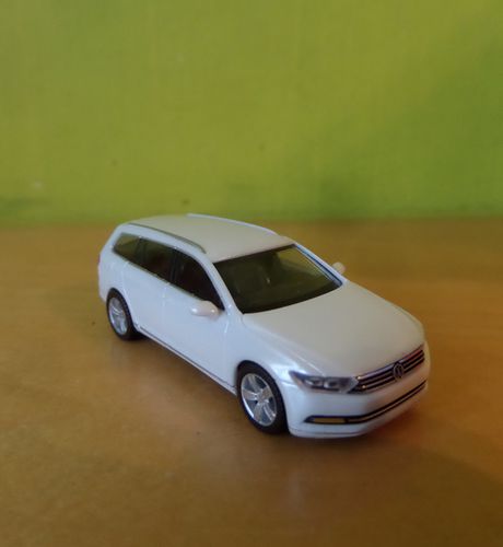 Herpa H0 38423 VW Passat variant 2014 wit